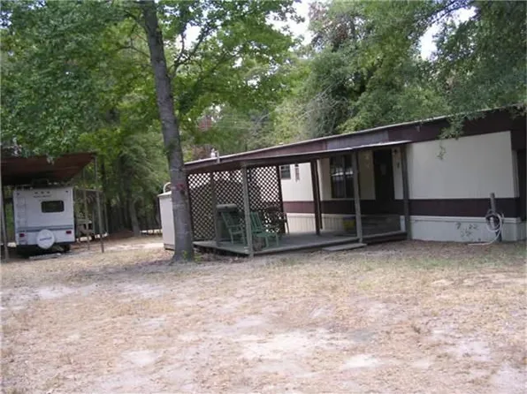 174 Oak Cir, Onalaska, TX 77351