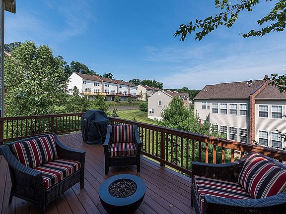 4th image of 3151 Woods Edge Dr