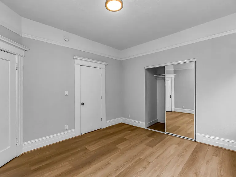 605 Jones — Photo 13