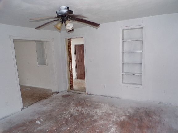 5th image of 1827 Hershey Ave