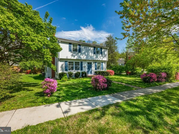 9901 Edward Ave, Bethesda, MD 20814