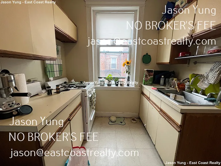 35 Gardner St #18 — Photo 6