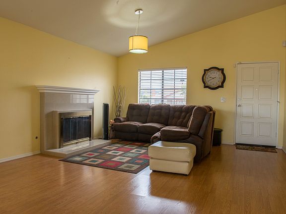 5th image of 303 S Siena St