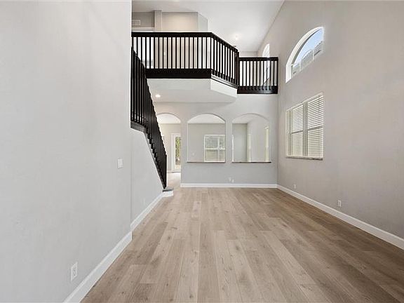 3rd image of 7095 Ivy Crossing Ln