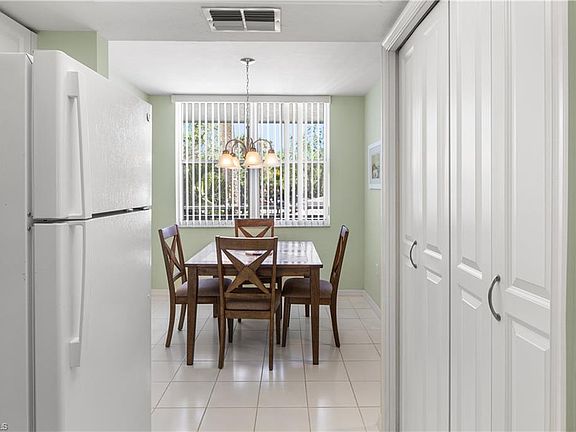 5th image of 285 Naples Cove #1202