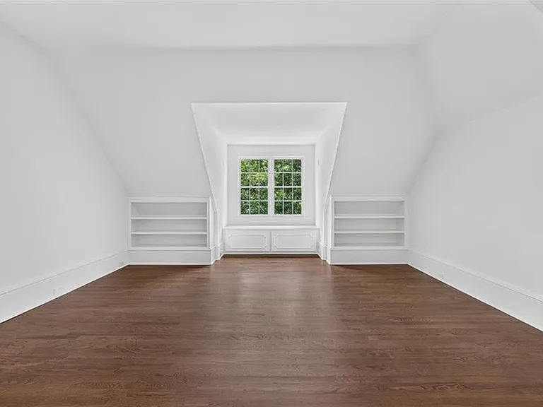 140 Valley Rd NW — Photo 46