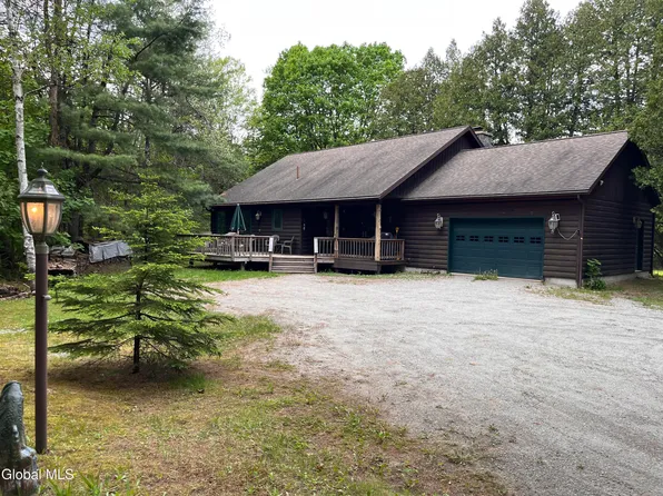 17 Hawkins Lane, Brant Lake, NY 12815