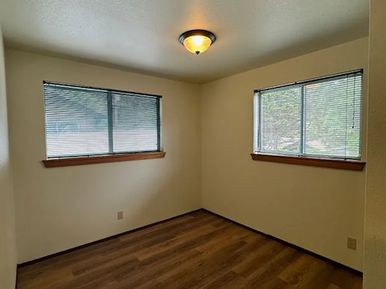 2437 Ridgewood Dr — Photo 26
