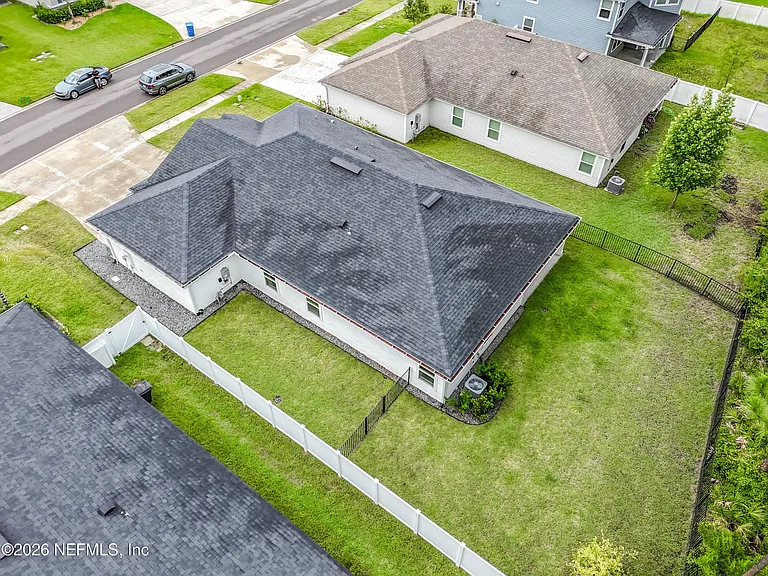 826 Flach Dr — Photo 29