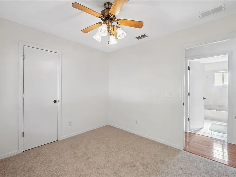 9853 SW 59th Cir — Photo 10