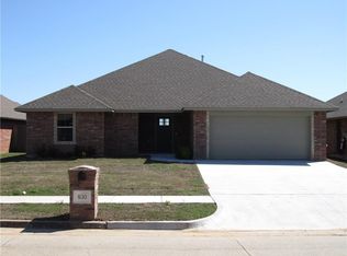 830 SW 14th St, Moore, OK 73160