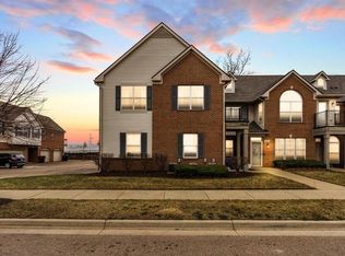 625 Worthington Dr, Lansing, MI 48906