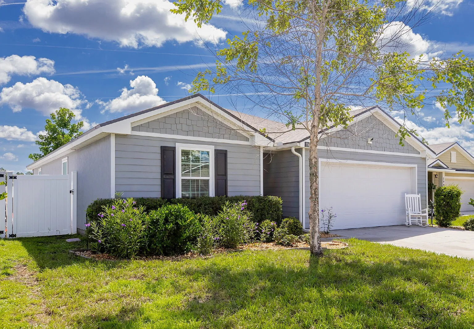 4 bed, 2.0 bath, 1488 sqft, $2,300 — Photo 2
