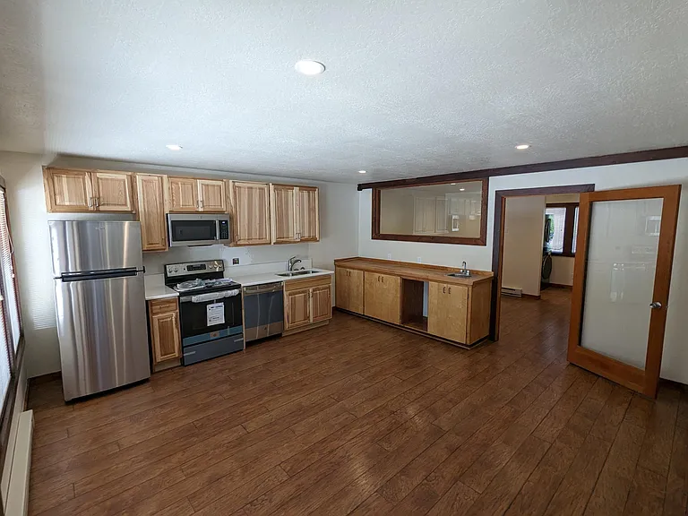 605 W Lake Blvd #3 — Photo 4