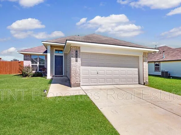 812 Mockingbird St, Navasota, TX 77868