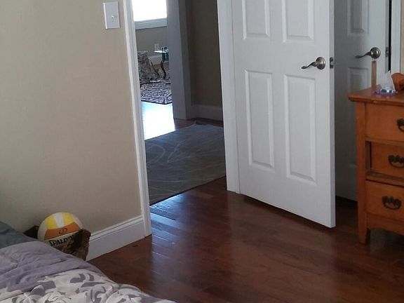 4th image of 400 Ocala Dr
