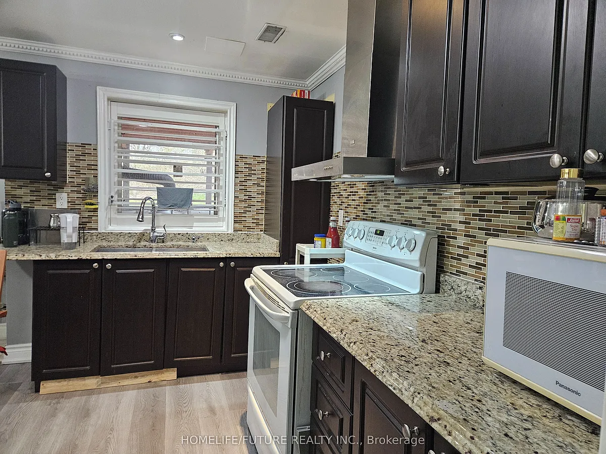 Building Photo - 47 Cindy Nicholas Dr #BASEMENT