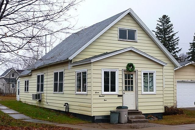 2nd image of 709 Maurice St