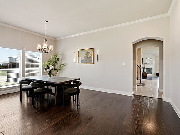 5th image of 520 Winnetka Dr
