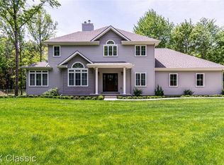 24084 Karr Rd, Belleville, MI 48111