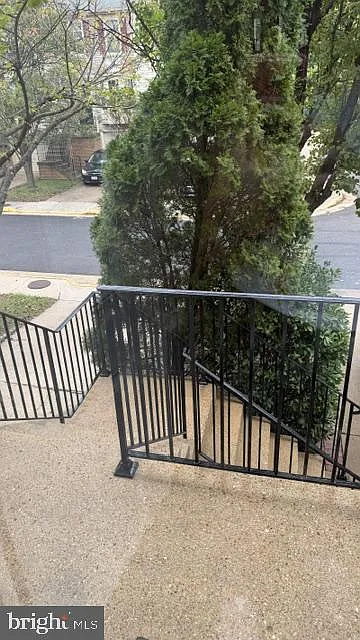 3 bed, 4.0 bath, 1152 sqft, $3,450 — Photo 2