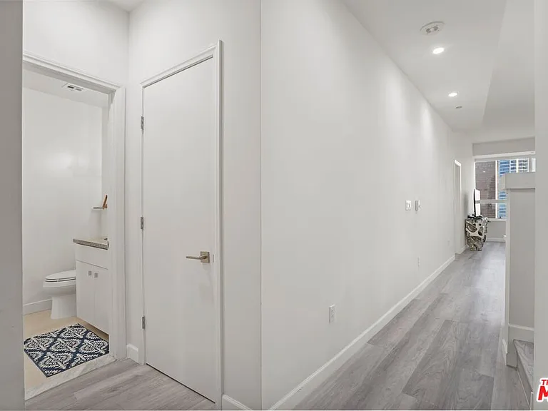 1100 Wilshire Blvd #3307 — Photo 13