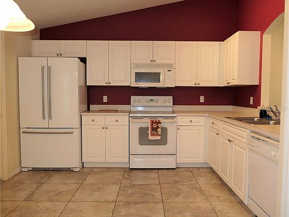 4th image of 3407 Village Green Ct