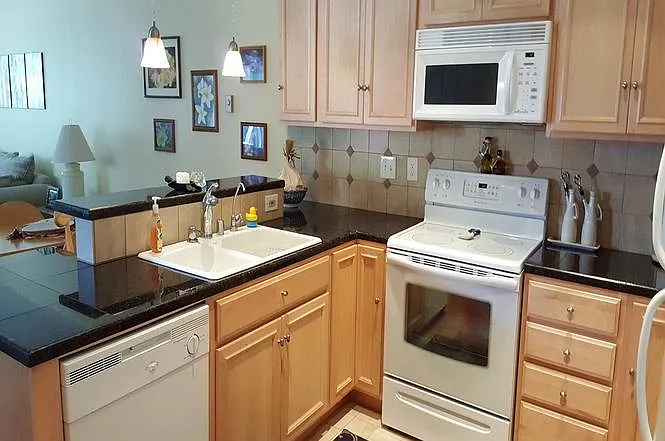 7883 Camino Glorita — Photo 3