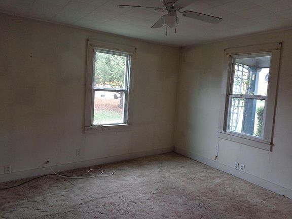 2nd image of 1147 Woodland Ave