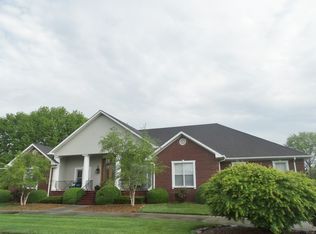 1511 Country Club Pl, Cookeville, TN 38501