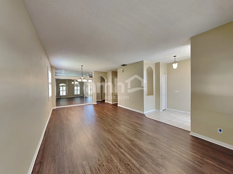 2750 Eagle Glen Cir — Photo 6