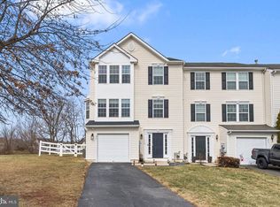 256 S Savanna Dr, Pottstown, PA 19465