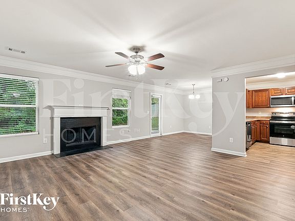 3rd image of 3020 Mayfair Dr