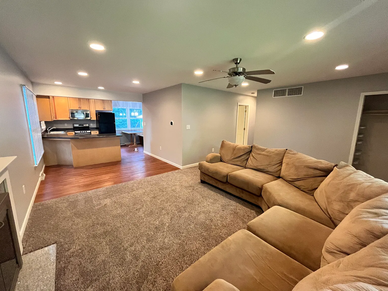 3 bed, 1872 sqft, $2,400 — Photo 4