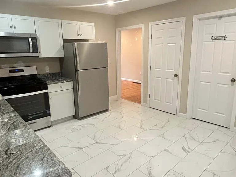 30 Forest Ave — Photo 19