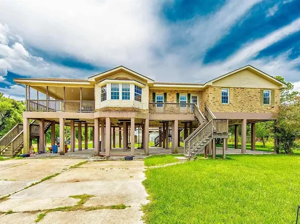 110 Lacache St, Chauvin, LA 70344