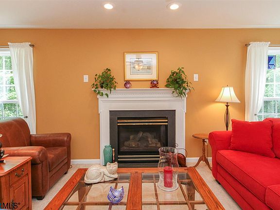 3rd image of 24 Marwood Dr