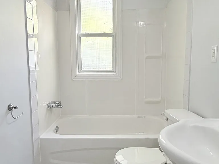 1238 Richmond St #2 — Photo 11