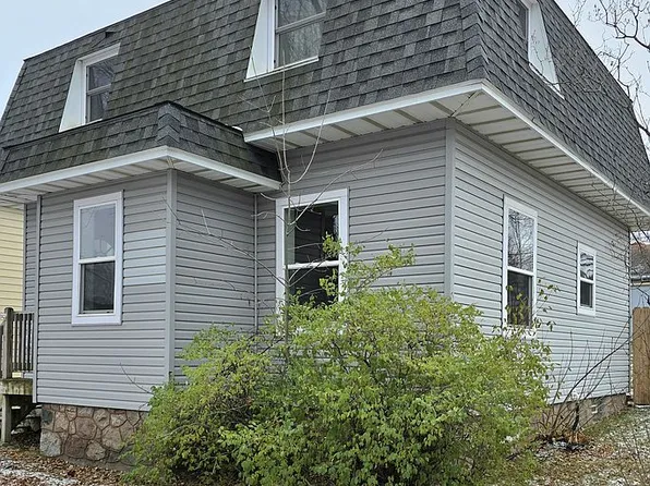 431 3rd St SW, Chisholm, MN 55719