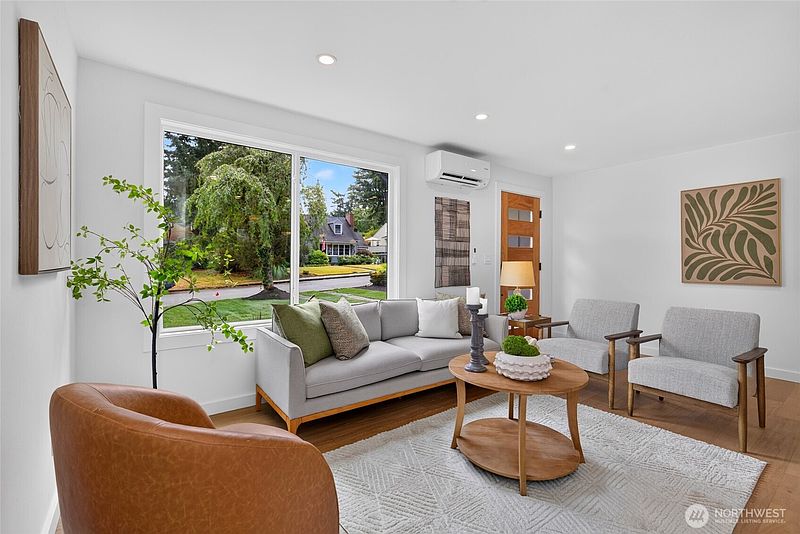 5th image of 3152 NE 82nd Street