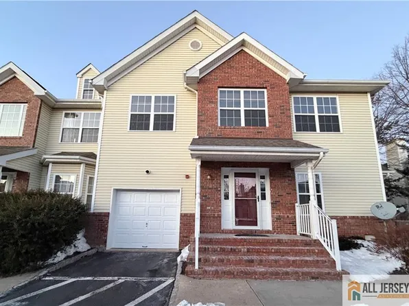 327 Moonlight Dr, Piscataway, NJ 08854