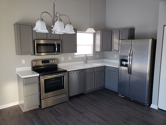 3rd image of 7189 Oakview Dr