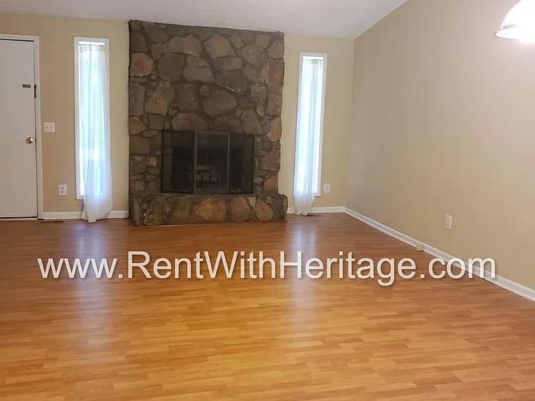4832 Timber Ridge Dr — Photo 6