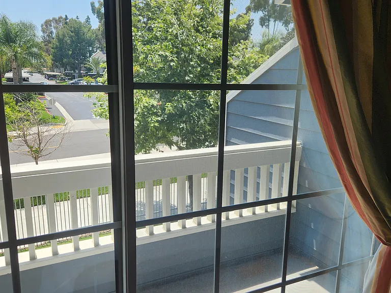 421 Burlington Ct #101 — Photo 30
