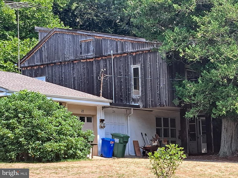 1st image of 24 Farm Ln