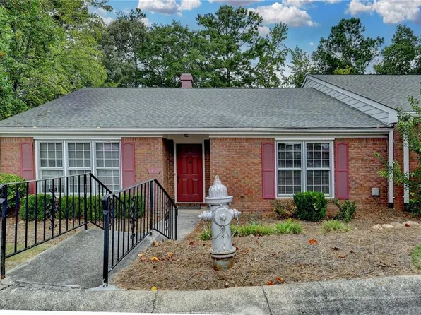 6433 Deerings Ln, Peachtree Corners, GA 30092