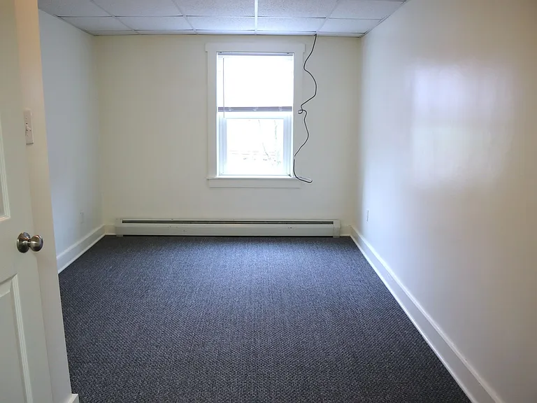 1144 Philadelphia St — Photo 15
