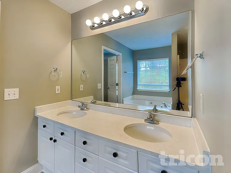 134 Walton Trce S — Photo 10