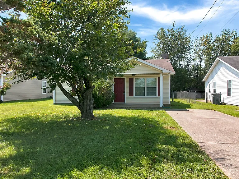 999 Stateline Rd — Photo 2