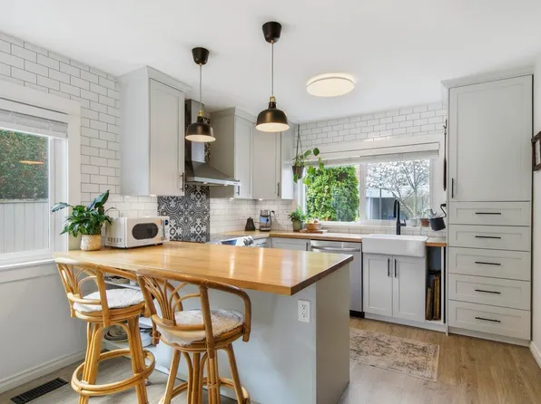 3031 Williams Rd #1, Richmond, BC V7E 4E9